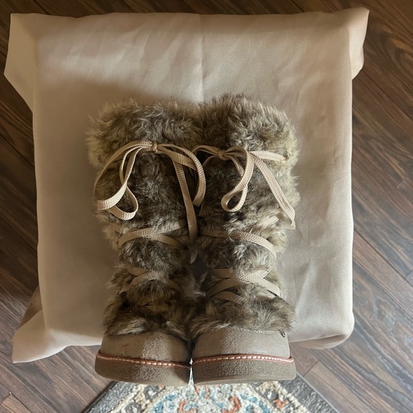 Furry high-heeled suede designer boots - Picture 5 of 11